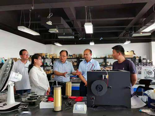 渭南市科技局深入3D打印科技企業(yè)孵化器，精準(zhǔn)指導(dǎo)高新技術(shù)企業(yè)申報(bào)